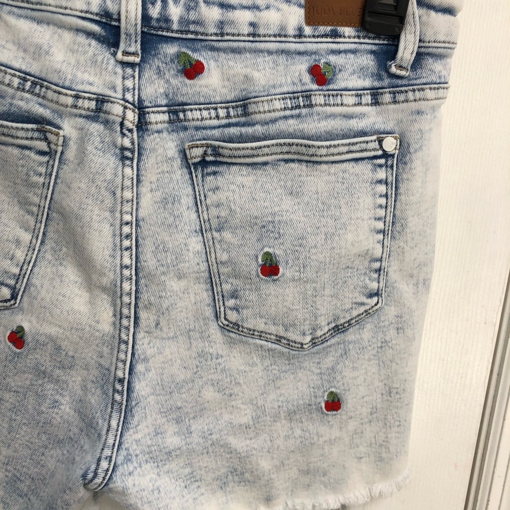 Judy Blue Cut Off Shorts High Rise Cherry Embroidered Acid Wash XL Festival - Picture 10 of 16